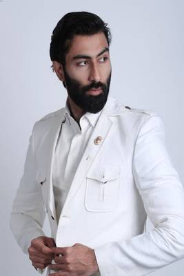 The Crowned King Lapel pin 4