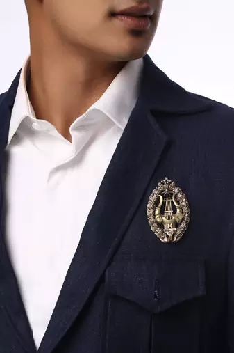 The Neptune's Brooch