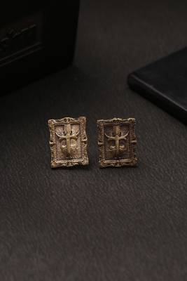 Shield Collar Tips 1