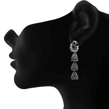 Black earrings 2