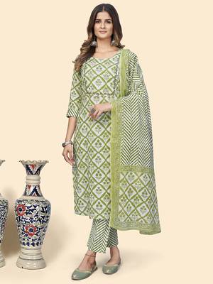 Vbuyz Women'S Printed & Embroidered Straight Cotton Green Stitched Kurta Pant With Dupatta 2