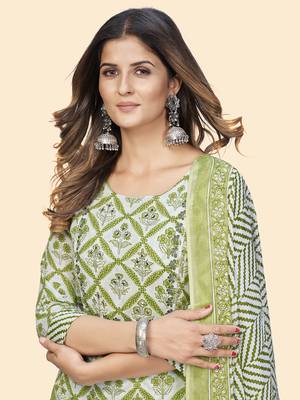 Vbuyz Women'S Printed & Embroidered Straight Cotton Green Stitched Kurta Pant With Dupatta 6