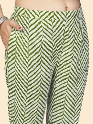Vbuyz Women'S Printed & Embroidered Straight Cotton Green Stitched Kurta Pant With Dupatta 8