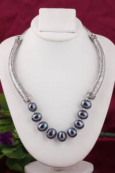 Black pearl necklaces