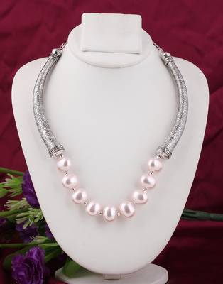 Pink pearl necklaces 1