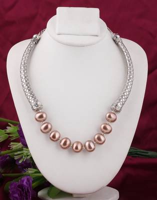 Brown pearl necklaces 1