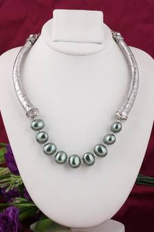 Green pearl necklaces