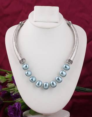 Blue pearl necklaces 1
