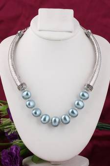Blue pearl necklaces