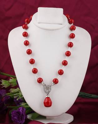 Red pearl necklaces 1