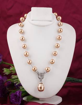 Brown pearl necklaces 1