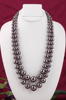 Maroon pearl necklaces
