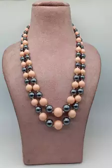 Multicolor pearl necklaces