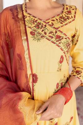 Yellow hand blocked anarkali suit set with doria dupatta 4