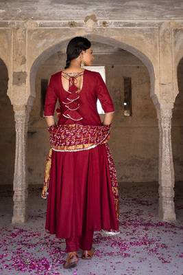Solid maroon anarkali suit set with bandhej dupatta 2