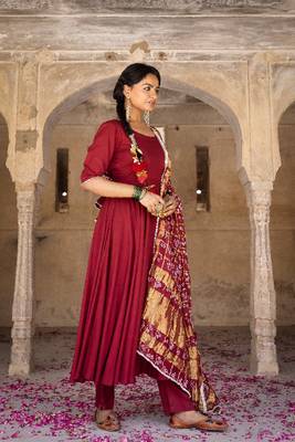 Solid maroon anarkali suit set with bandhej dupatta 5