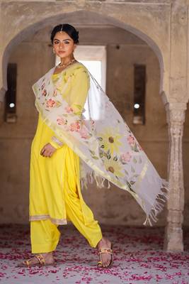 Solid yellow suit set with hand painted organza dupatta 3