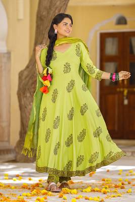 Pista Green hand blocked anarkali suit set with doria dupatta 3