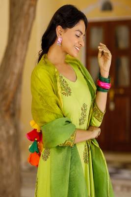 Pista Green hand blocked anarkali suit set with doria dupatta 5