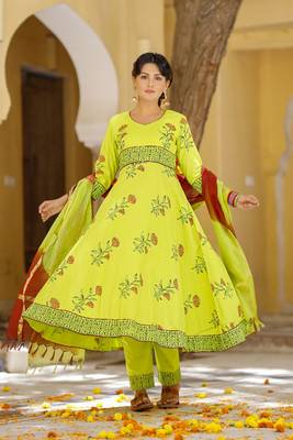 Green hand blocked anarkali suit set with kota doria dupatta 1