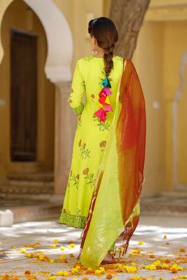 Green hand blocked anarkali suit set with kota doria dupatta 2