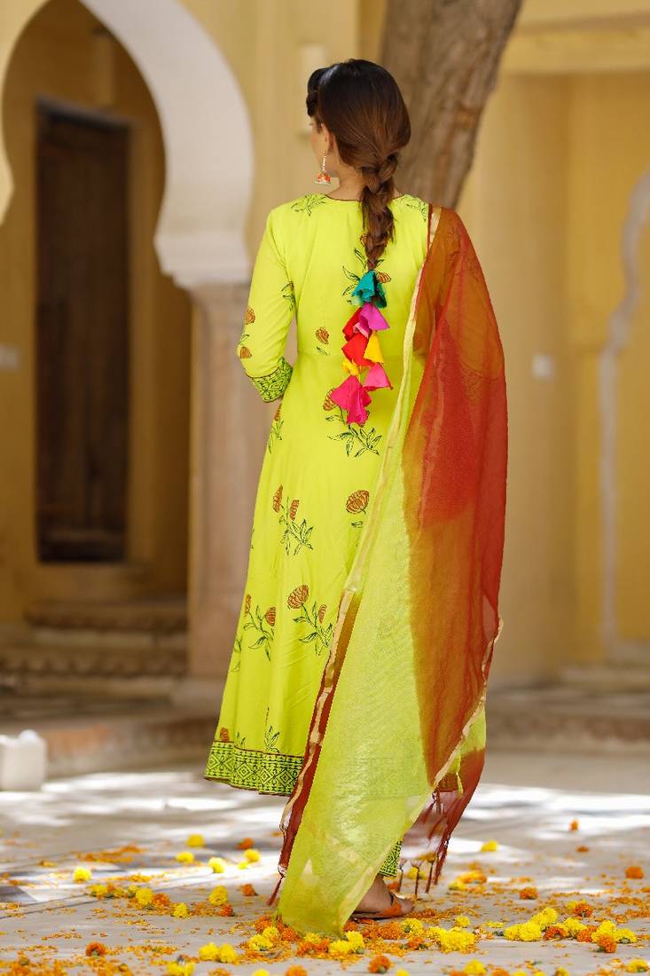 Green hand blocked anarkali suit set with kota doria dupatta
