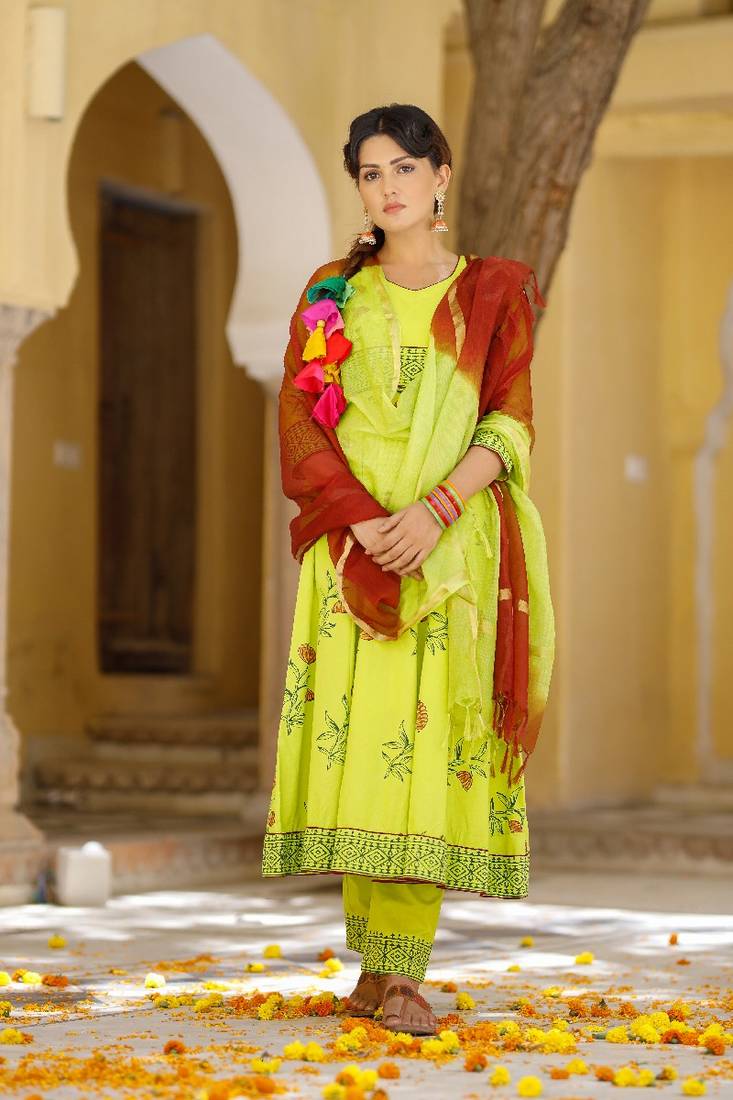 Green hand blocked anarkali suit set with kota doria dupatta