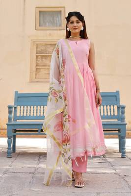 Solid pink anarkali suit set with hand painted organza dupatta 3