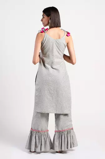 pastel grey spicy tangles