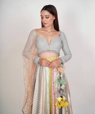 pastel gery seerat lehenga 2