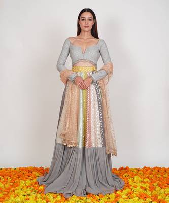 pastel gery seerat lehenga 3