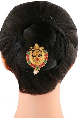 Gold brooch 3