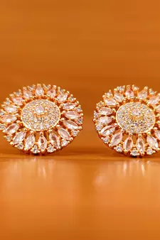 White cubic zirconia studs