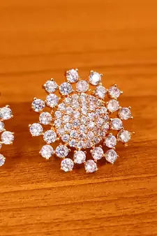 White cubic zirconia studs
