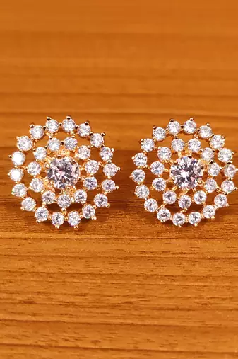 White cubic zirconia studs