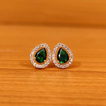 Green emerald  studs 1
