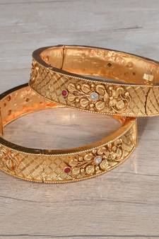Matte Finish Ruby Stone Embellished Designer Bangles BD644