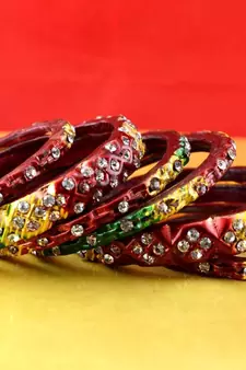 rajasthani lakh bangles muti coulor  stone size-2.4,2.6,2.8