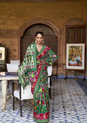 Dark green printed silk saree with blouse 2