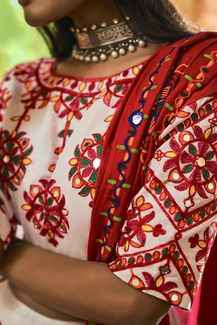 White & Red Thread Embroidered Silk Traditional Navratri Dandiya Raas Garba Festival Semi Stitched Lehenga Choli