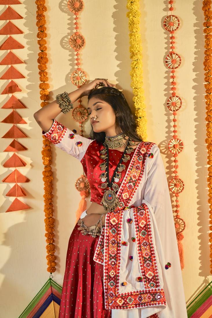 White & Red Thread Embroidered Silk Traditional Navratri Dandiya Raas Garba Festival Semi Stitched Lehenga Choli