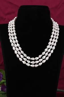 White pearl necklaces