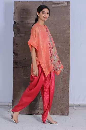 Linen Embroidered Pink Kurta Sets