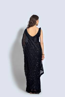 Black plain georgette saree with blouse 3