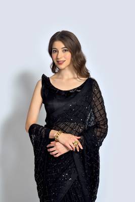 Black plain georgette saree with blouse 4