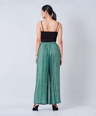 Green Animal Print Pleated Palazzo And Stole Set 9