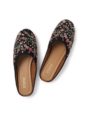 Kiana Women's Embroidered Black Canvas Closed Toe Bellies 3