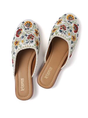 Kiana Women's Embroidered White Canvas Closed Toe Bellies 3