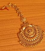 Gold maang-tikka
