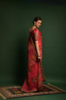 Pink printed georgette saree with blouse 4